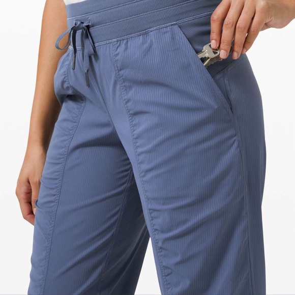 Lululemon - Picture 3 of 4